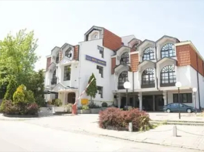 Novi Palas Hotel
