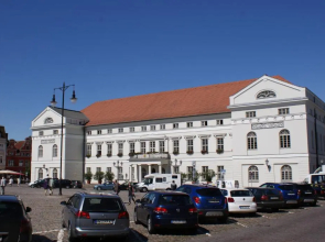 Kaikante mit Meerblick, Balkon & Parkplatz am Hafen - ABC155