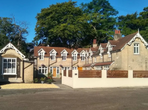 Newly Converted Historic Stables Near The Beach
