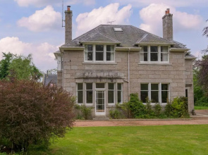 Haven Retreat Scotland - Large 4 Bed House with Woodland garden, Aboyne ,Royal Deeside