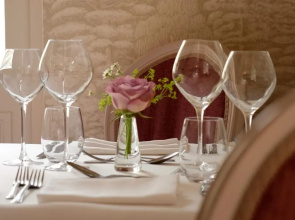 The Raven Hotel