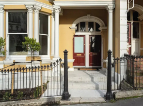 Luxury Apartment on Stuart Street