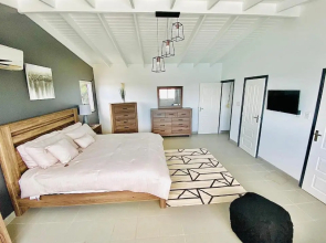 SXM King Size Villa with 4 Rooms and 4 Bathrooms