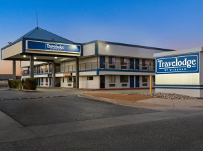 Travelodge by Wyndham Albuquerque West
