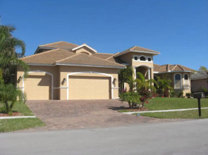 Vacation Pool Homes- Marco Island