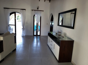 Villa 6 Bedrooms Guests Friendly