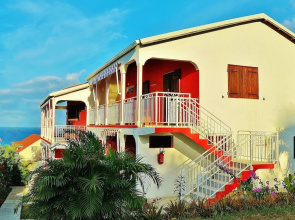 Apartment With one Bedroom in Deshaies, With Wonderful sea View, Priva