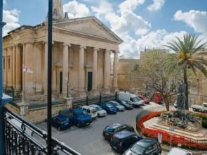Luxury 2BR Valletta Apartment - Square Sea View
