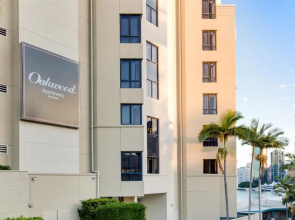 Oakbridge Hotel & Apartments
