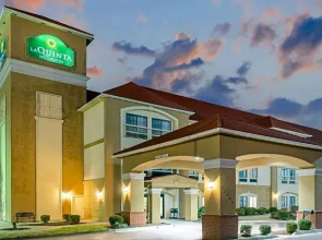La Quinta Inn & Suites by Wyndham Oklahoma City -Yukon