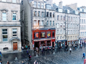 3 Bedroom Apartment On The Royal Mile
