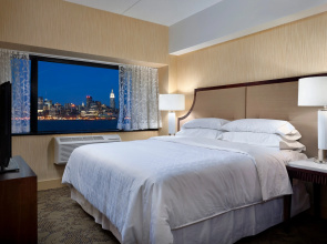 Sheraton Lincoln Harbor Hotel