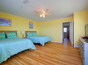 4 Crabs By The Sea - 6 Br Home