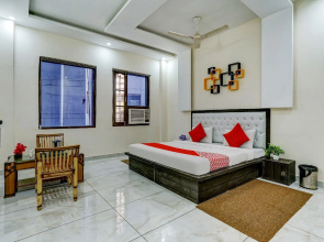 OYO 82216 Seventy Stay Inn