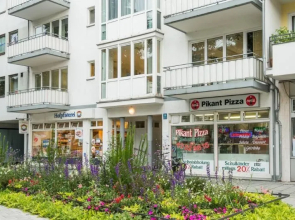 Garden House   & Eastpark Apartments