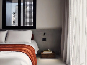 The Newel Metaxourgeio