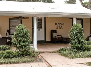 Gibbs Street Manor