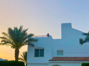 Villa with 5 bedrooms & 4 bathrooms - private heated pool