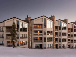 Chartreuse 122 2 BedroomCondo By Moving Mountains