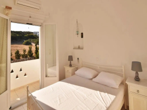 KASTRON AIOLOS 2 at Voutakos Paros