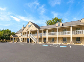 Days Inn by Wyndham Canton