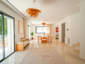 Villa Malaga Luxury for 10 in Central Marsa