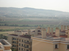 Lovely apartment near airport and Nations Park, with garage
