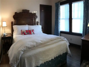 Lacey's Place A Guesthouse