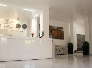 Отель Laza Hall