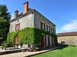 Charming Private Holiday Home With Private Tennis Court and Pool Near Cazals