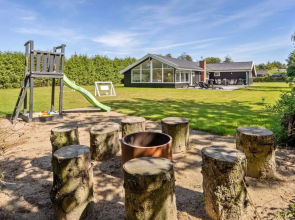 "Nina" - 1.3km from the sea in NE Jutland