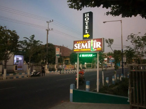 RedDoorz Plus Syariah near Alun Alun Sampang
