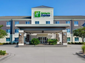 Holiday Inn Express Suites Atmore North