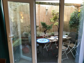 Cosy house, 3 bedrooms, private parking, wifi, patio