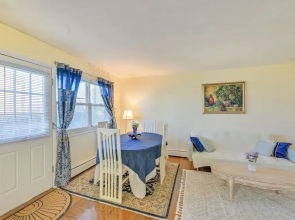Cozy Bay Shore Condo Near Museums & Outdoor Rec!