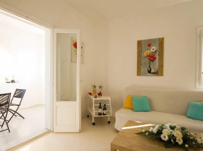 Sea Sound - White Katikies Luxury Hotel