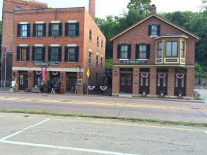 Renaissance Riverboat Suites And Rooms