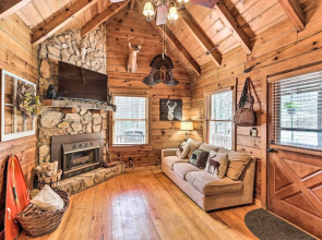 Stunning Ellijay Cabin w/ Community Amenities