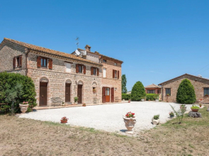 Awesome Home in Tolentino With 6 Bedrooms, Wifi and Outdoor Swimming Pool