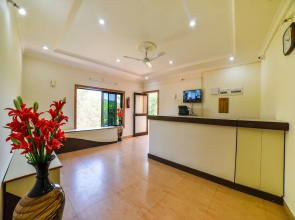 Oyo 28139 Hotel Empire