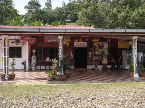 Oyo 89928 Acf Guest House