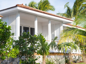 Coral Sands Inn & Cottages