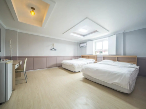 Daegu Dongseongro Gyeong`s Hostel