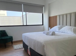 Cozy 3BR With Balcony in Miraflores