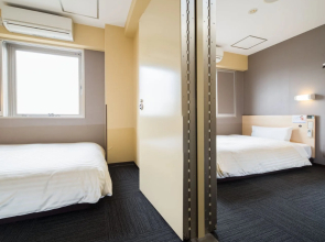Super Hotel Kadoma