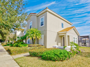 Pet Friendly 4 Bedroom Townhome in Bella Vida , Kissimmee, US