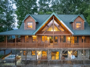 Luxury 4200 Sqft Log Cabin on 50 Acres Sleeps 16