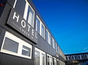 Road House Hotel