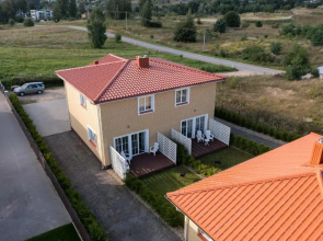 Between two lakes - 2 House