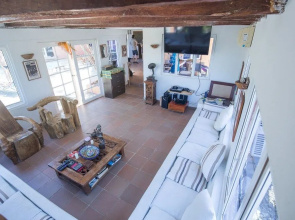 Urantia Boutique Hostel